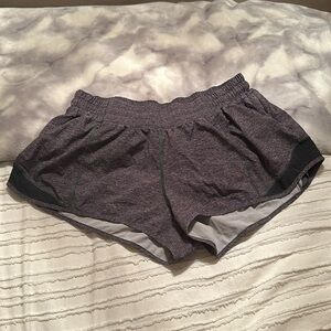 2.5 in HOTTY HOT Lululemon shorts